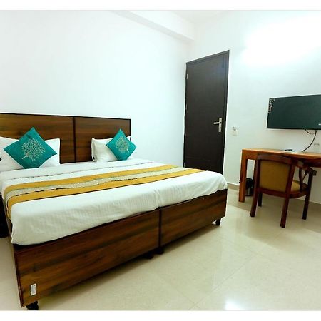 Gupta Residency Near Ajnara Heritage Noida Dış mekan fotoğraf