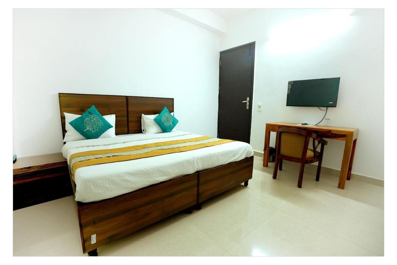 Gupta Residency Near Ajnara Heritage Noida Dış mekan fotoğraf