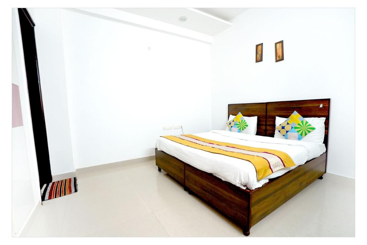 Gupta Residency Near Ajnara Heritage Noida Dış mekan fotoğraf