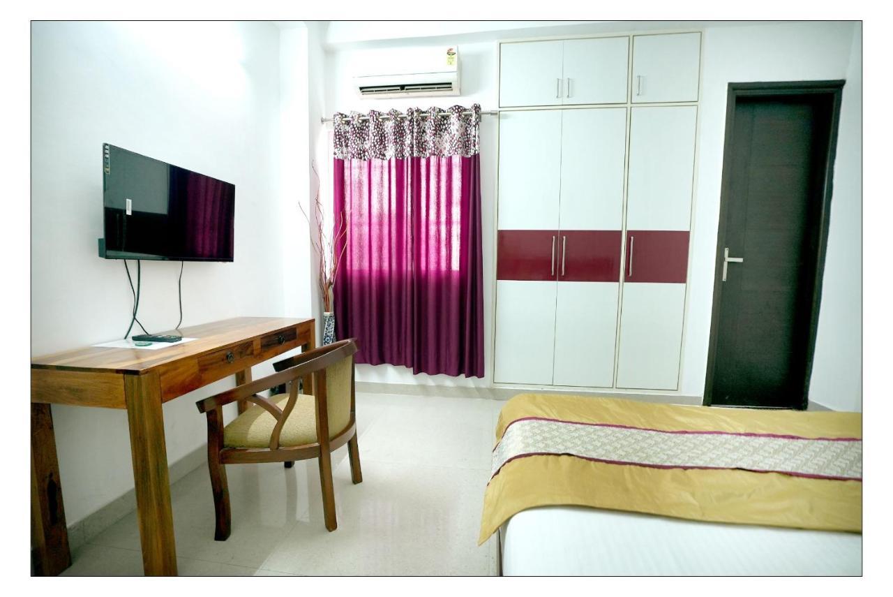 Gupta Residency Near Ajnara Heritage Noida Dış mekan fotoğraf
